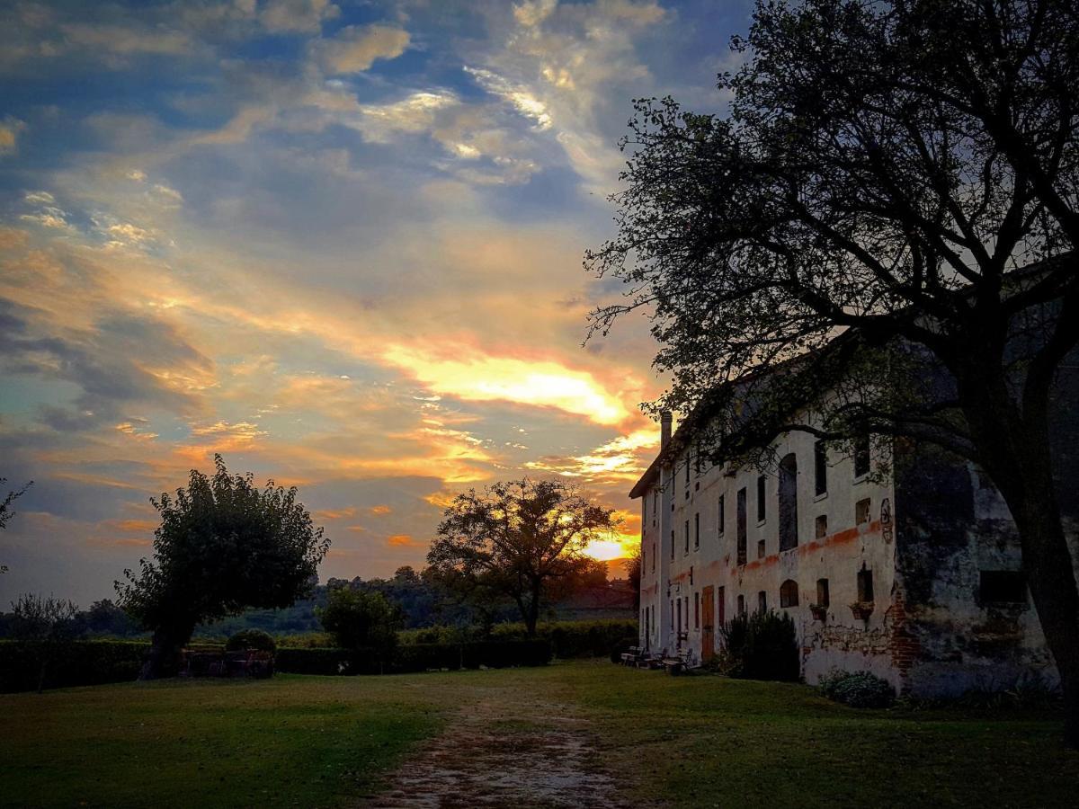 Pie Castello Bed & Breakfast Susegana Bagian luar foto