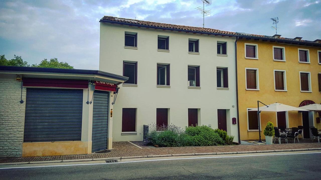 Pie Castello Bed & Breakfast Susegana Bagian luar foto